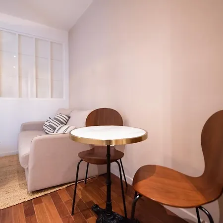 Lovely Parisian Flat -prime Location, 7th District Paříž