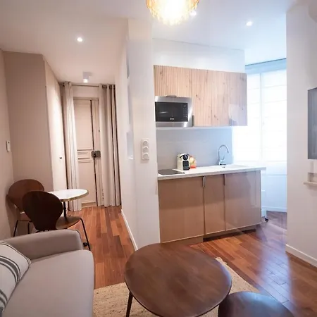 Lovely Parisian Flat -prime Location, 7th District Apartmán *