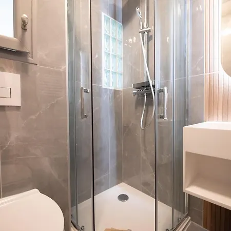 Apartmán Lovely Parisian Flat -prime Location, 7th District